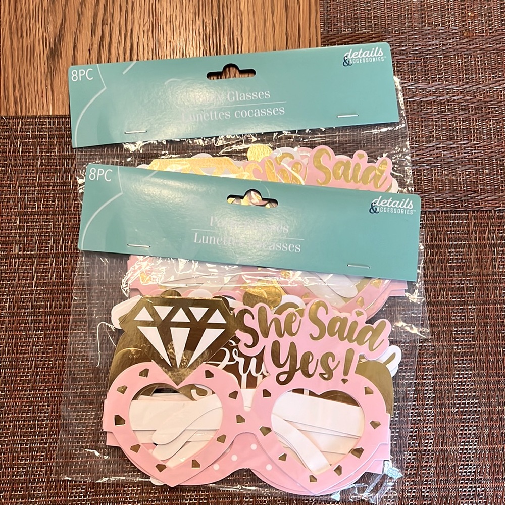 Two 8 count she said yes party glasses